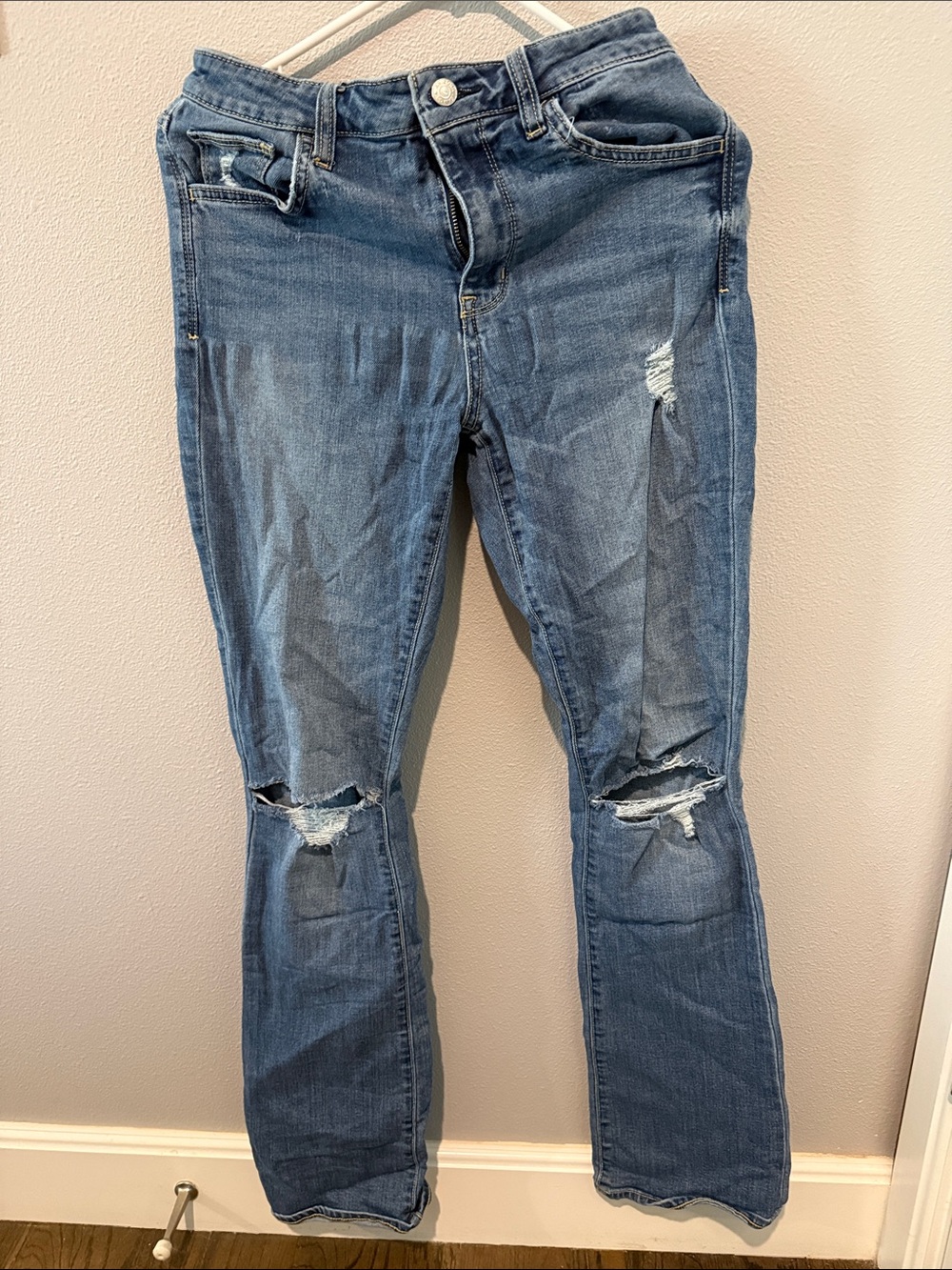 Arizona 7 Women’s Distressed Blue Denim Jeans bootcut